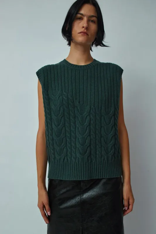 OpéraSPORT Wyatt Vest in Jungle Green made by No. 6