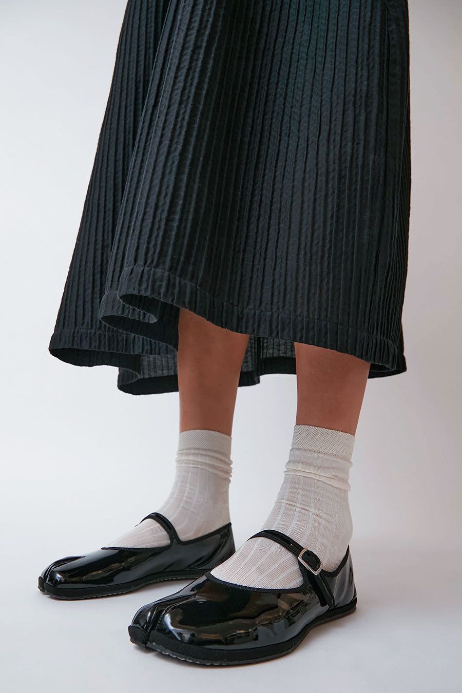 Drogheria Crivellini Viscose Tabi Socks in Bianco sold by No. 6 product image thumbnail 3