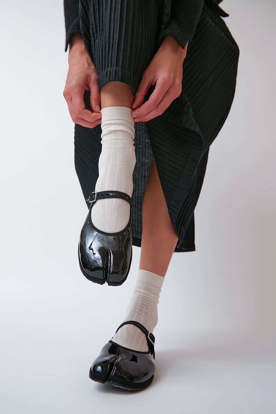 Drogheria Crivellini Viscose Tabi Socks in Bianco sold by No. 6 product image thumbnail 2