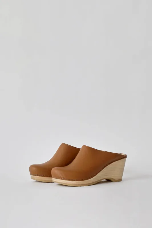 No.6 New School Clog on Wedge in Palomino sold by No. 6