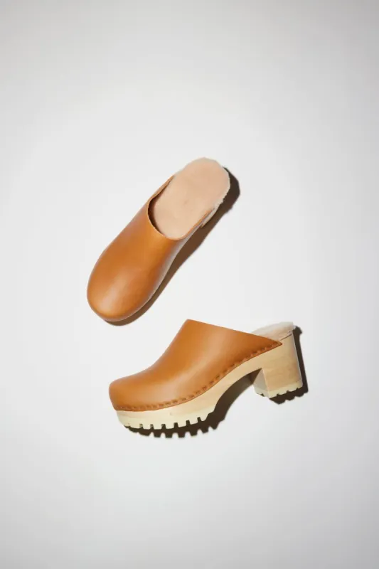 No.6 Liza Clog on Mid Tread in Palomino with Bone Shearling on White Base sold by No. 6