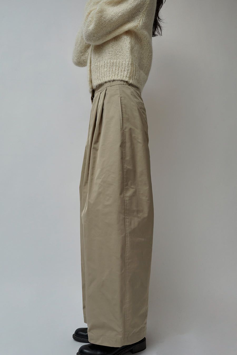 Amomento Two Tuck Balloon Pants in Beige sold by No. 6 product image thumbnail 3