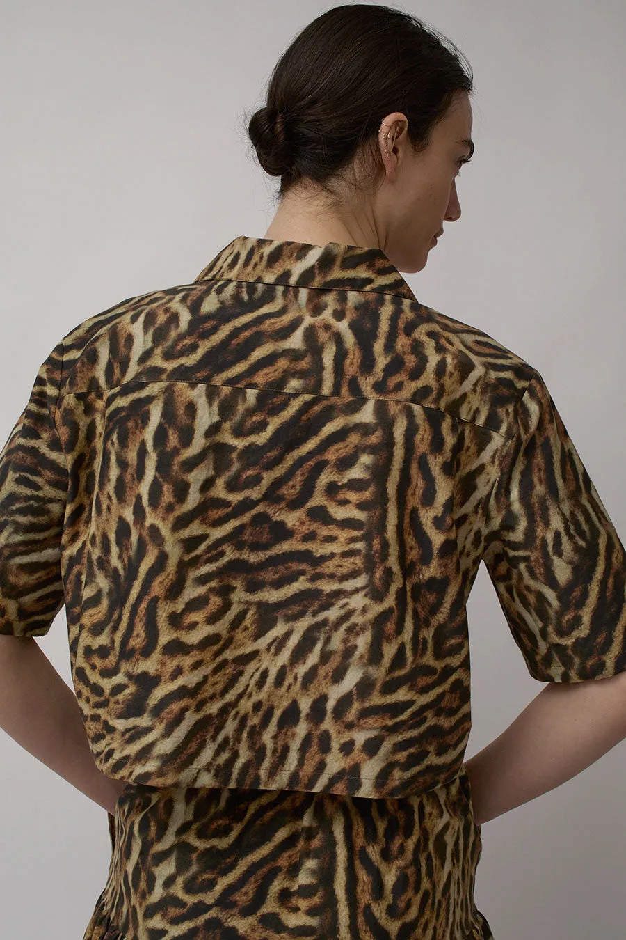 Silk Laundry Cotton Silk Cropped Camp Shirt in Leopard sold by No. 6 product image thumbnail 4