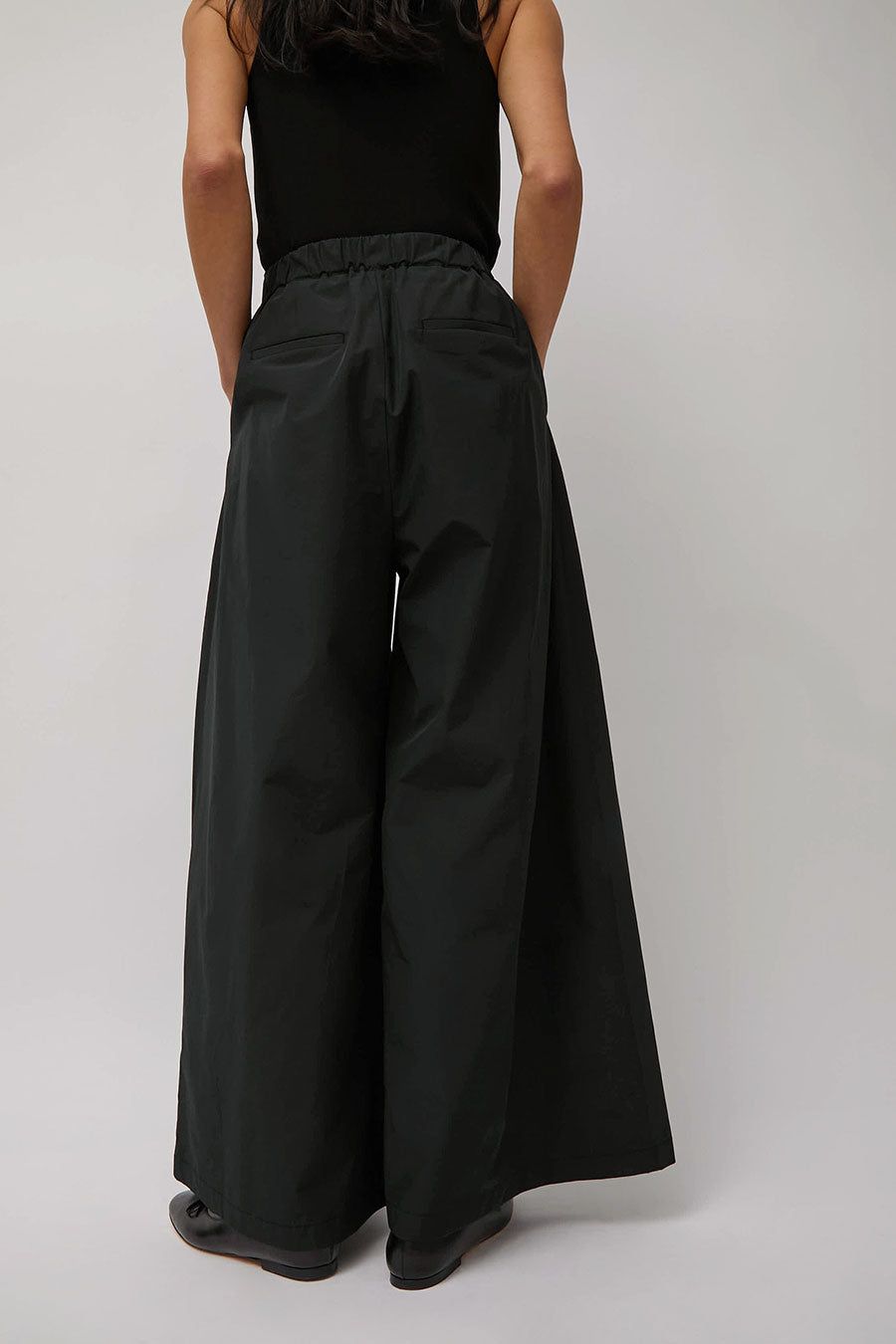 Amomento Shirring Banding Pants in Black | Parallel