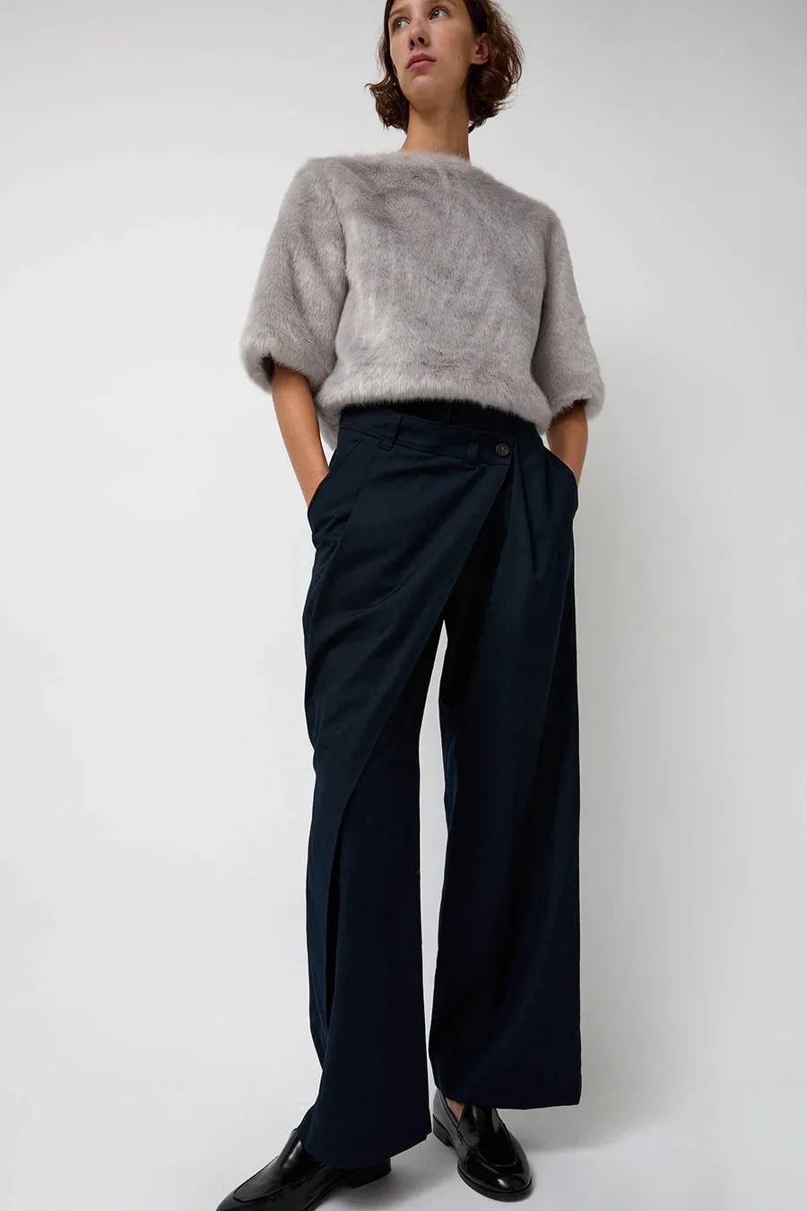 épingler Wool Wrapped Slacks in Navy sold by No. 6