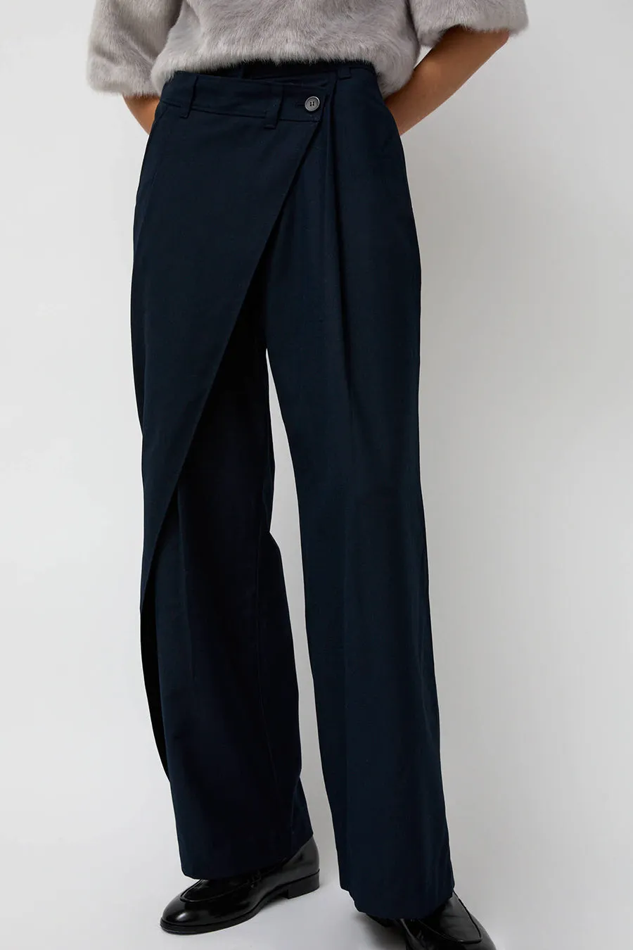 épingler Wool Wrapped Slacks in Navy sold by No. 6 product image thumbnail 3