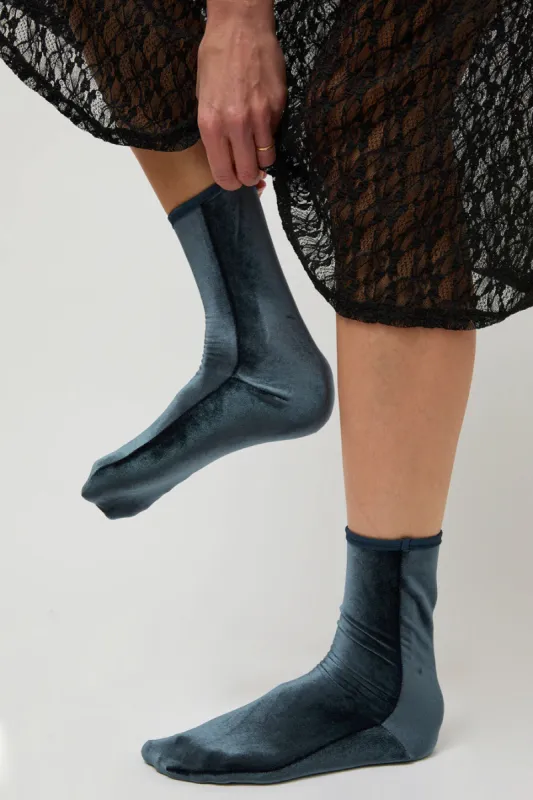 Simone Wild Velvet Ankle Socks in Anthracite made by No. 6