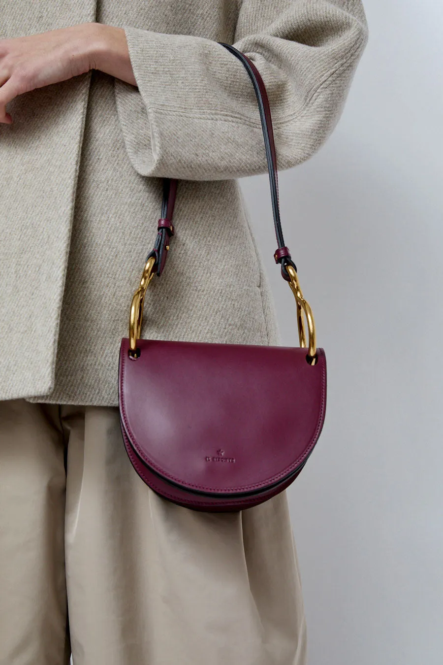 Il Bisonte Crossbody Consuelo in Amarena sold by No. 6 product image thumbnail 2