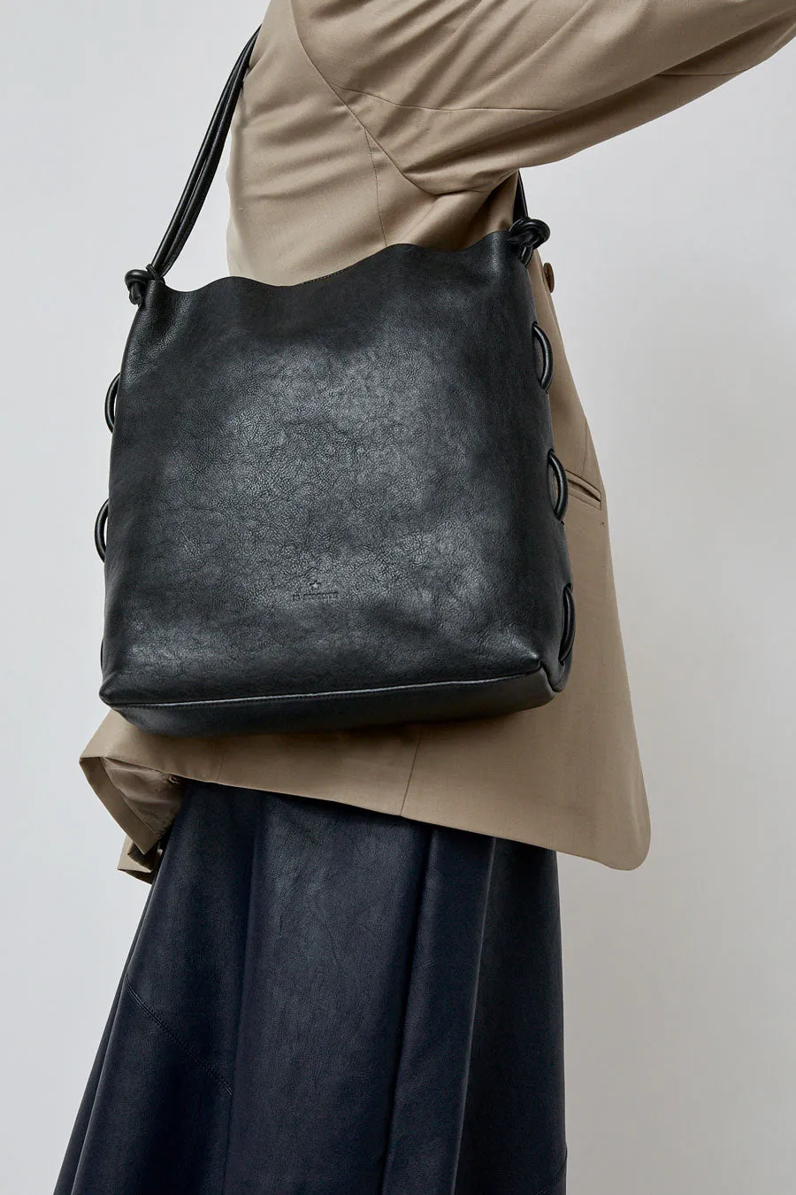 Il Bisonte Shoulder Snodo in Nero sold by No. 6 product image thumbnail 3