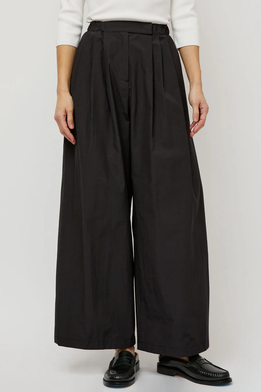 Amomento Three Tuck Banding Pants in Black sold by No. 6 product image thumbnail 3
