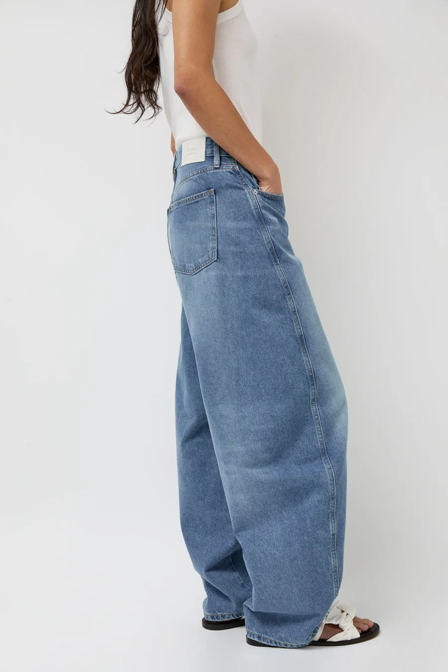 St. Agni Mid Rise Balloon Jeans in 90s Blue sold by No. 6 product image thumbnail 2