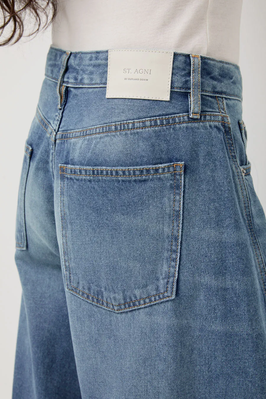 St. Agni Mid Rise Balloon Jeans in 90s Blue sold by No. 6 product image thumbnail 3
