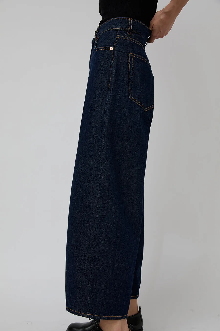 6397 Cropped Roomy Jean in Rinsed Raw sold by No. 6 product image thumbnail 5