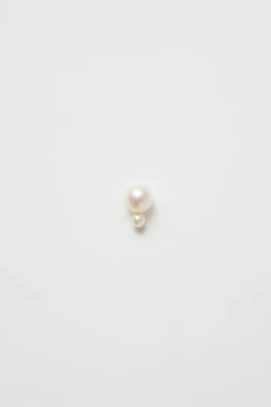 Mussels and Muscles Pearl Glyzinia Single Earstud in Silver and Pearl sold by No. 6