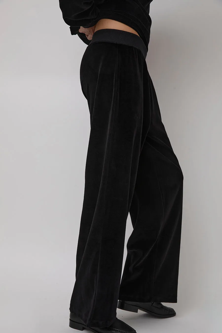 Baserange Tre Sweatpants in Black sold by No. 6 product image thumbnail 3