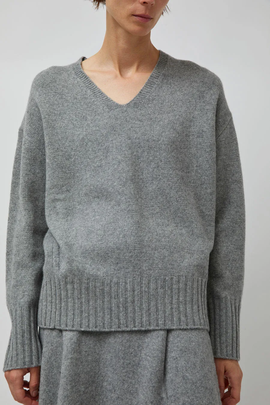 UMARMUNG Wool Cashmere Oversized V Neck Pullover in Heather Grey sold by No. 6 product image thumbnail 3
