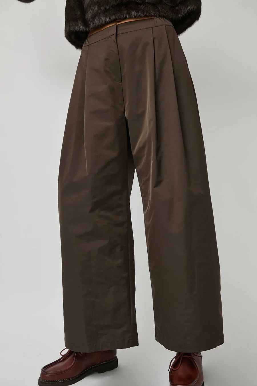 Amomento Two Tuck Balloon Pants in Dark Brown sold by No. 6 product image thumbnail 2