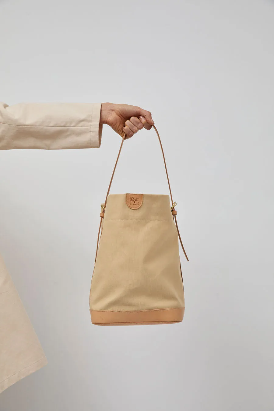 Il Bisonte Caramella Bucket Bag in Crema and Naturale sold by No. 6 product image thumbnail 4