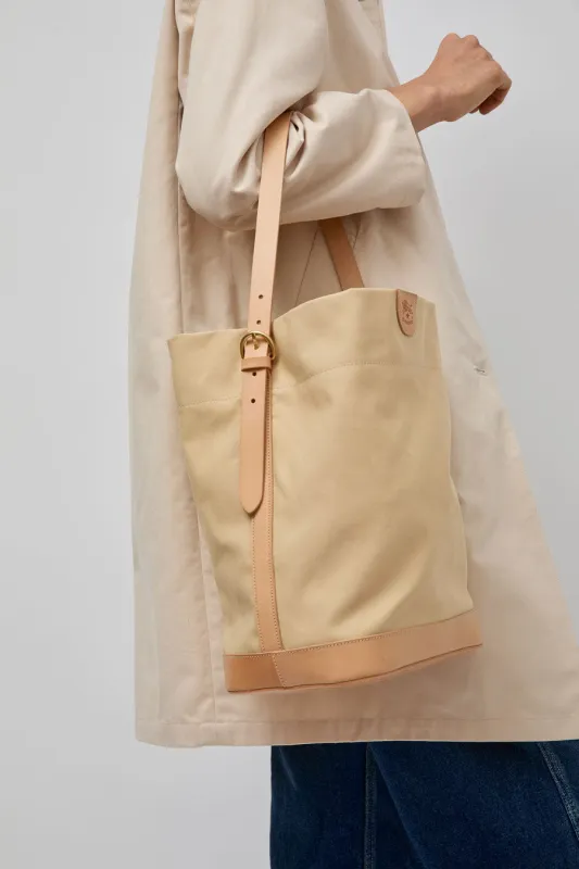 Il Bisonte Caramella Bucket Bag in Crema and Naturale sold by No. 6