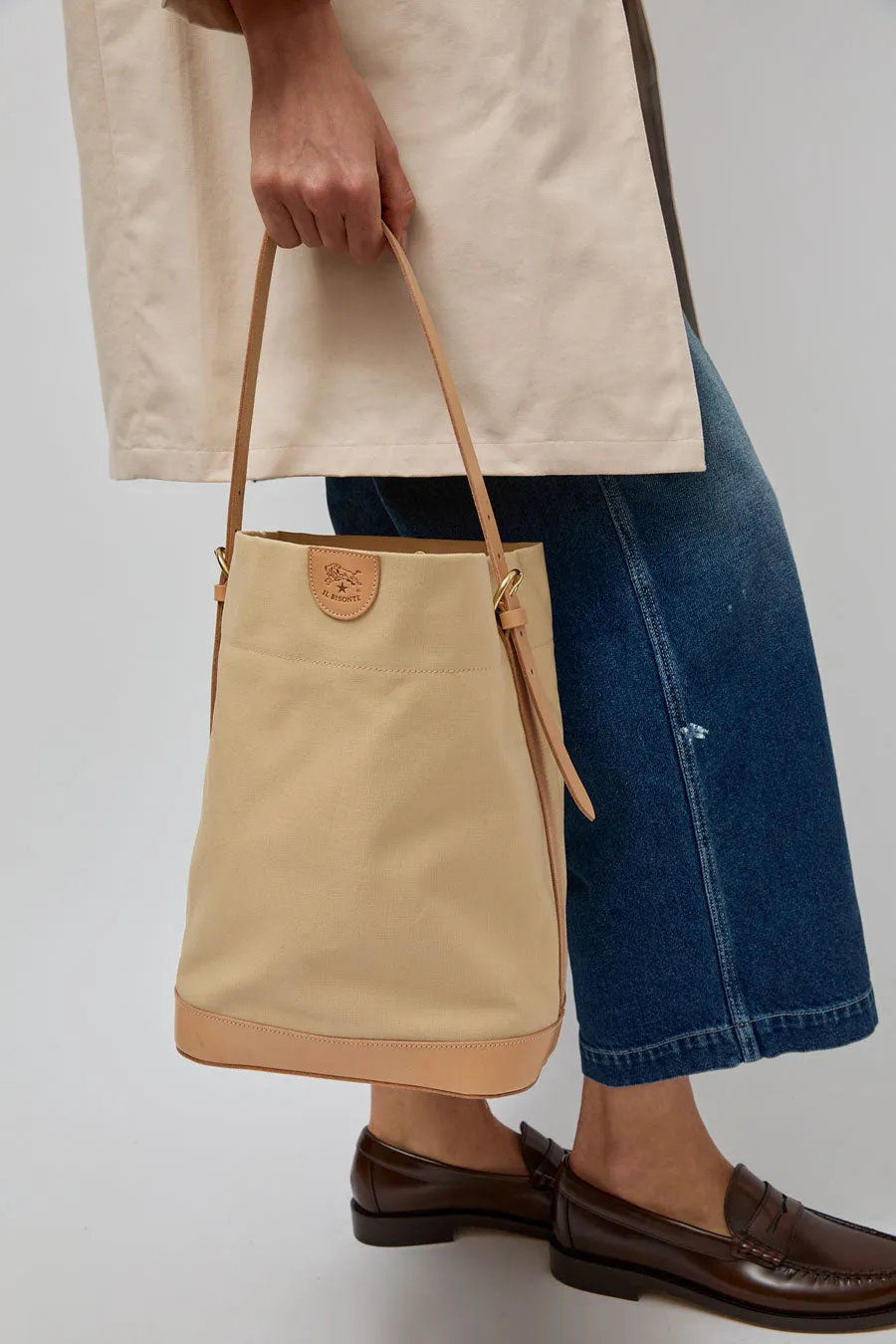 Il Bisonte Caramella Bucket Bag in Crema and Naturale sold by No. 6 product image thumbnail 2