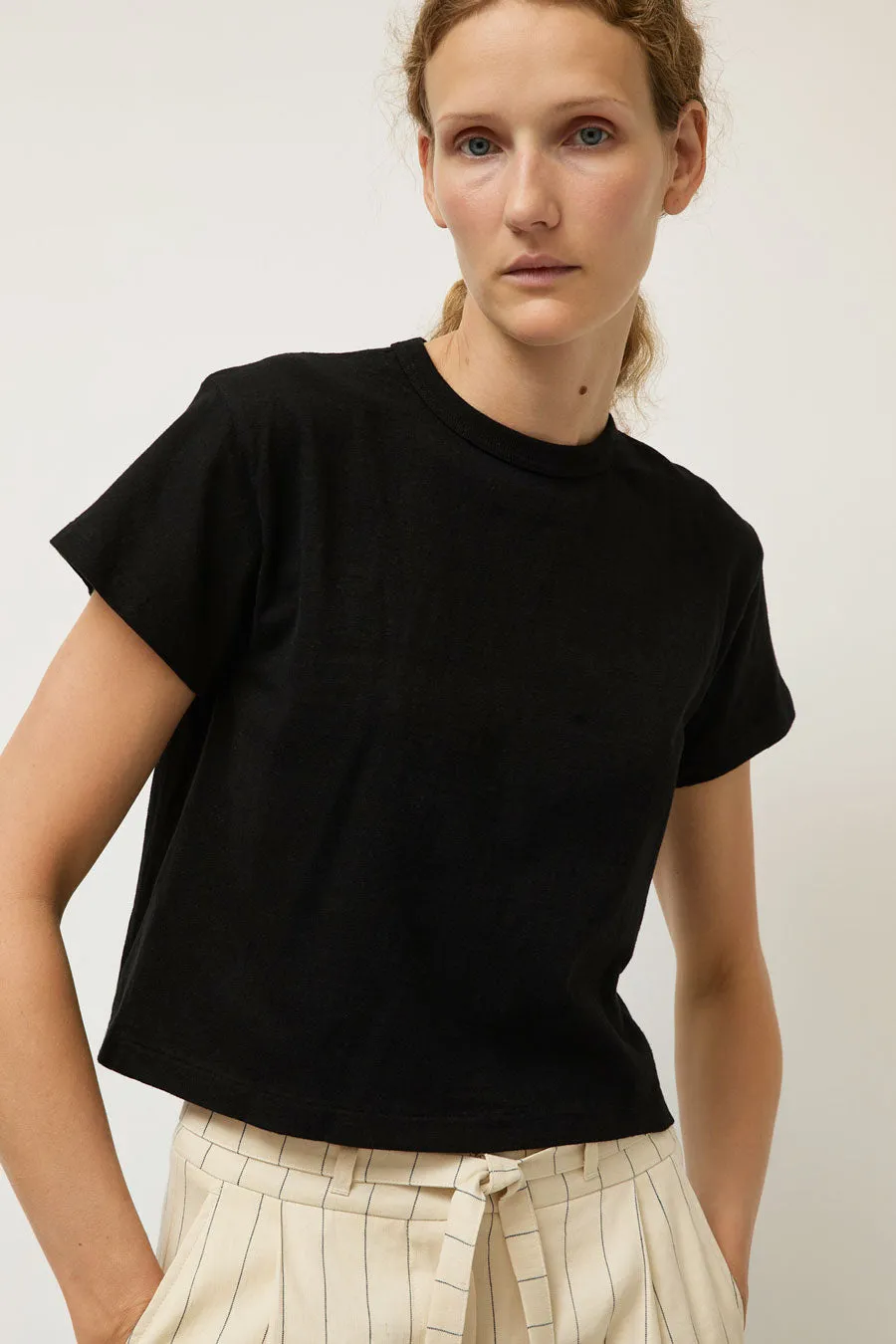 Sunray Hi'aka Short Sleeve T Shirt in Anthracite sold by No. 6
