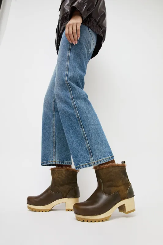 No.6 5" Pull on Shearling Clog Boot on Mid Tread in Army made by No. 6