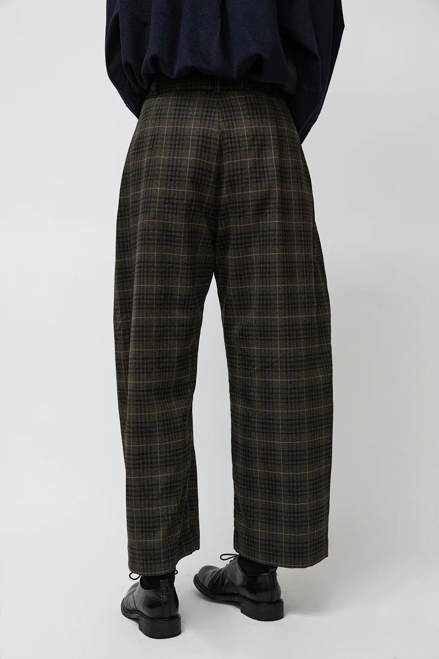 Ali Golden Barrel Pant in Black and Brown Plaid sold by No. 6 product image thumbnail 4