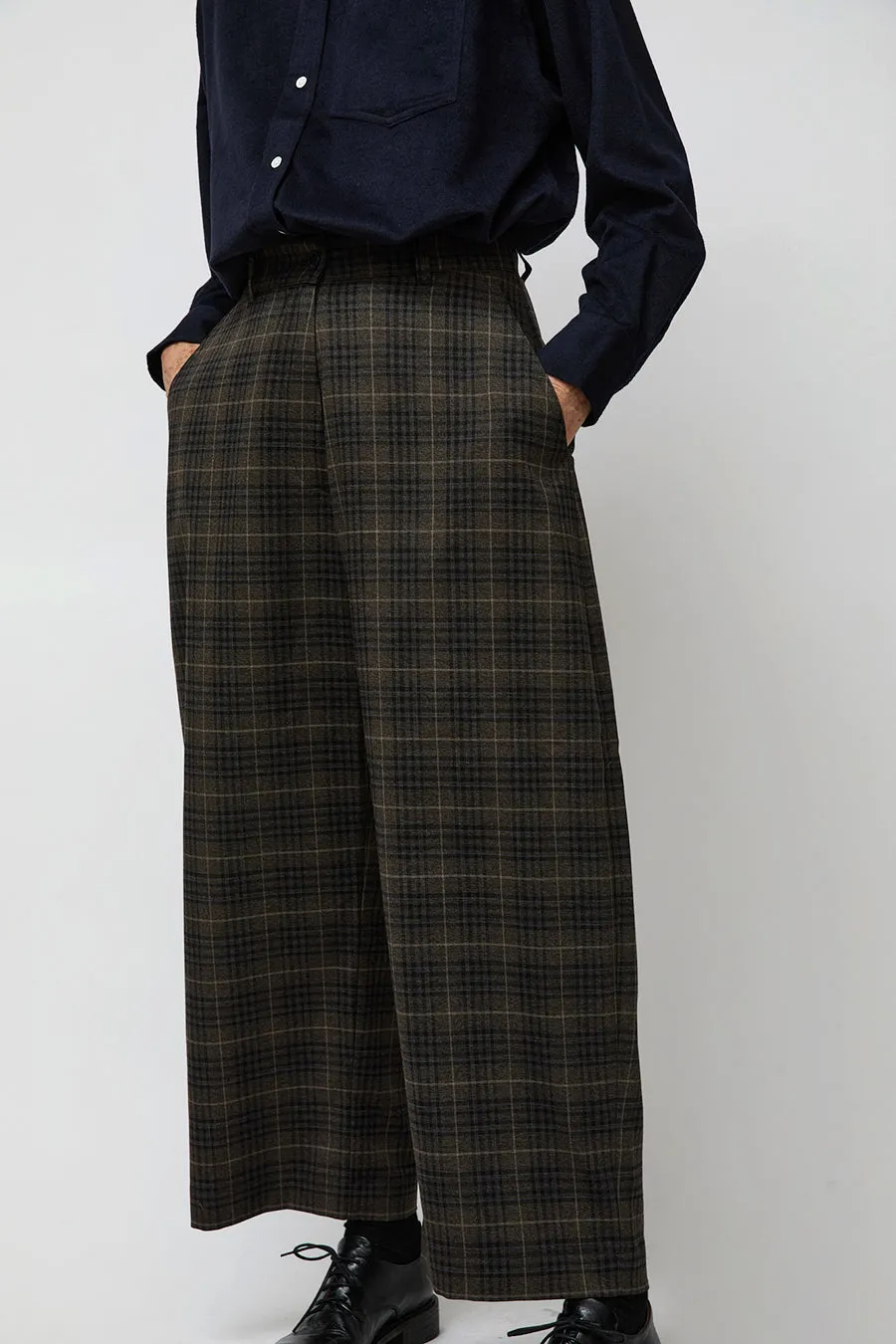 Ali Golden Barrel Pant in Black and Brown Plaid sold by No. 6 product image thumbnail 3