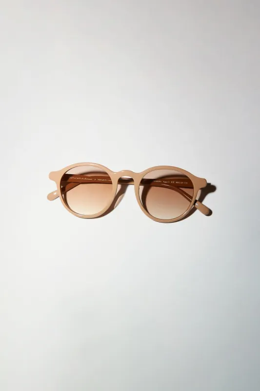 Projekt Produkt Arkitekt Sunglasses in Turbid Beige made by No. 6