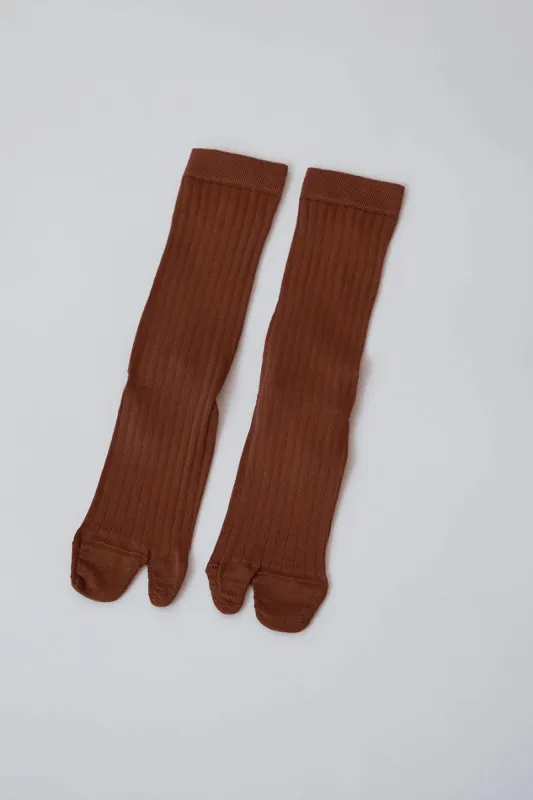 Drogheria Crivellini Viscose Tabi Socks in Camel made by No. 6