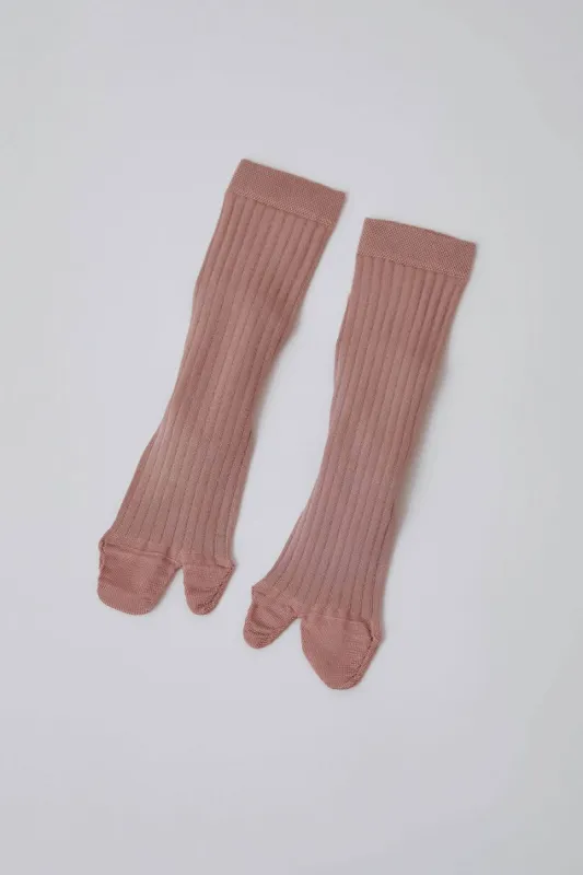 Drogheria Crivellini Viscose Tabi Socks in Rosewood made by No. 6