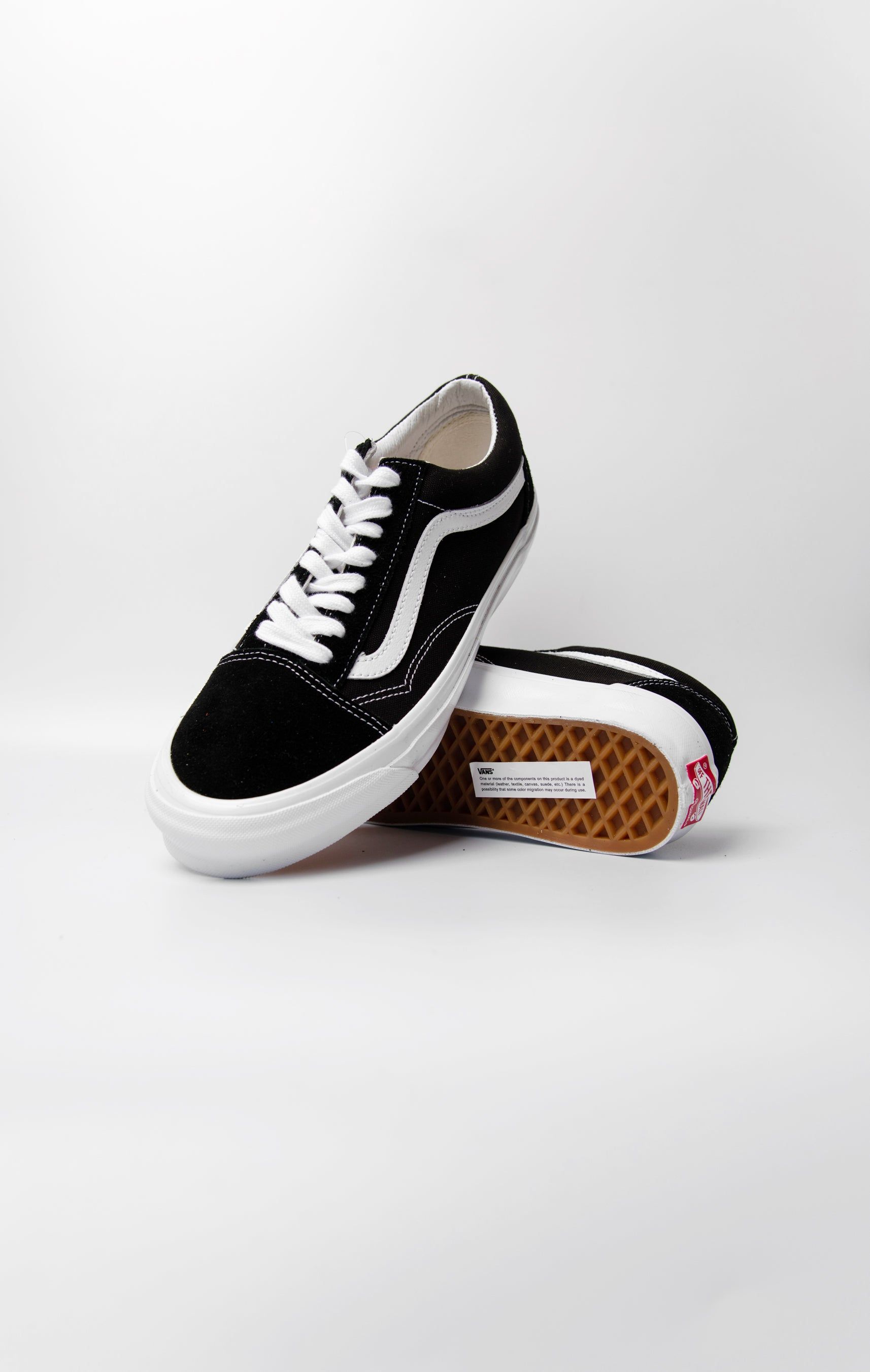 Old Skool LX Suede Black/White VN0A4P3XOIU sold by Nomad product image thumbnail 2