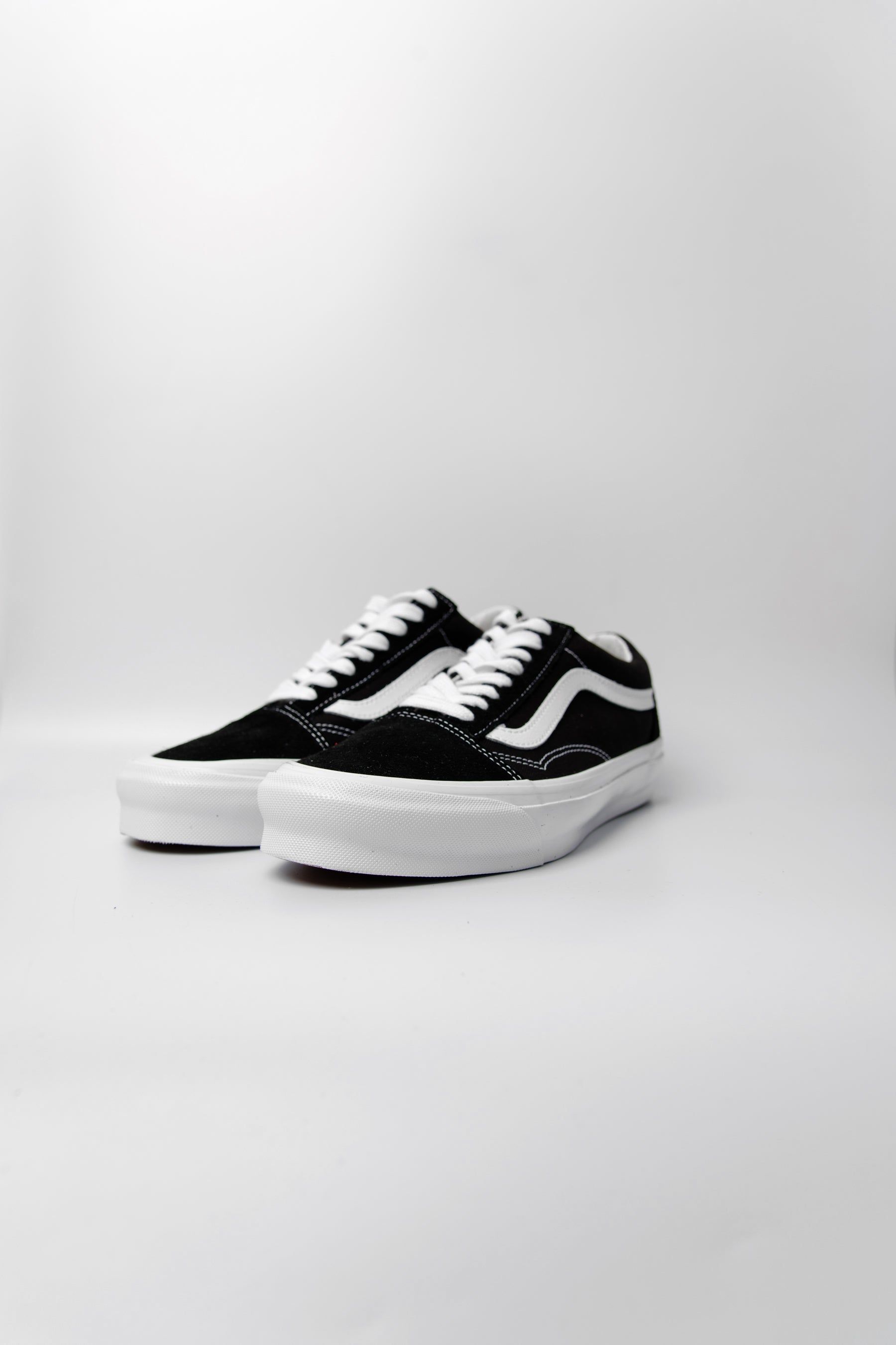 Old Skool LX Suede Black/White VN0A4P3XOIU sold by Nomad product image thumbnail 3