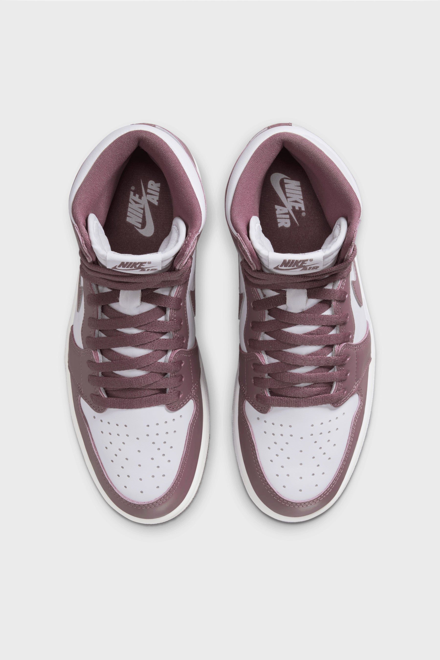 Air Jordan 1 Retro High OG White/Sky J Mauve DZ5485-105 (LAUNCH PRODUCT) sold by Nomad product image thumbnail 2