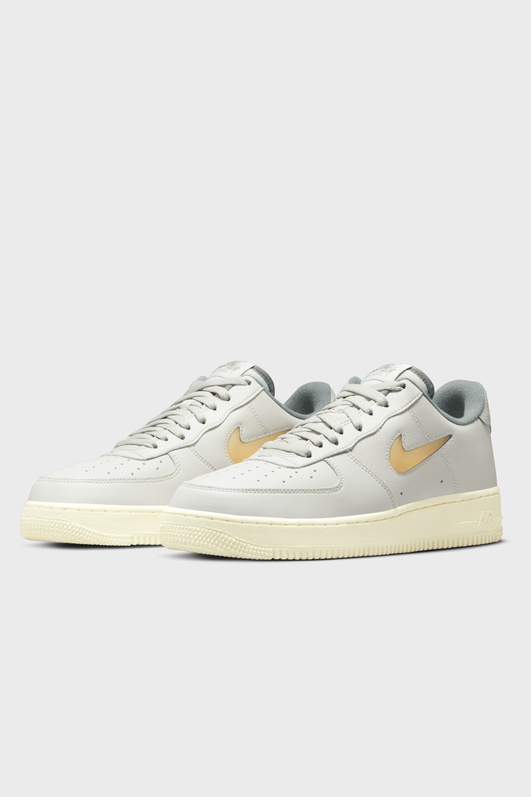 Air Force 1 '07 Light Bone/Pale Vanilla DC8894-001 sold by Nomad product image thumbnail 3