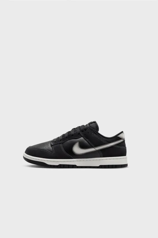 Dunk Low Retro Black/White/Anthracite FD6923-001 sold by Nomad