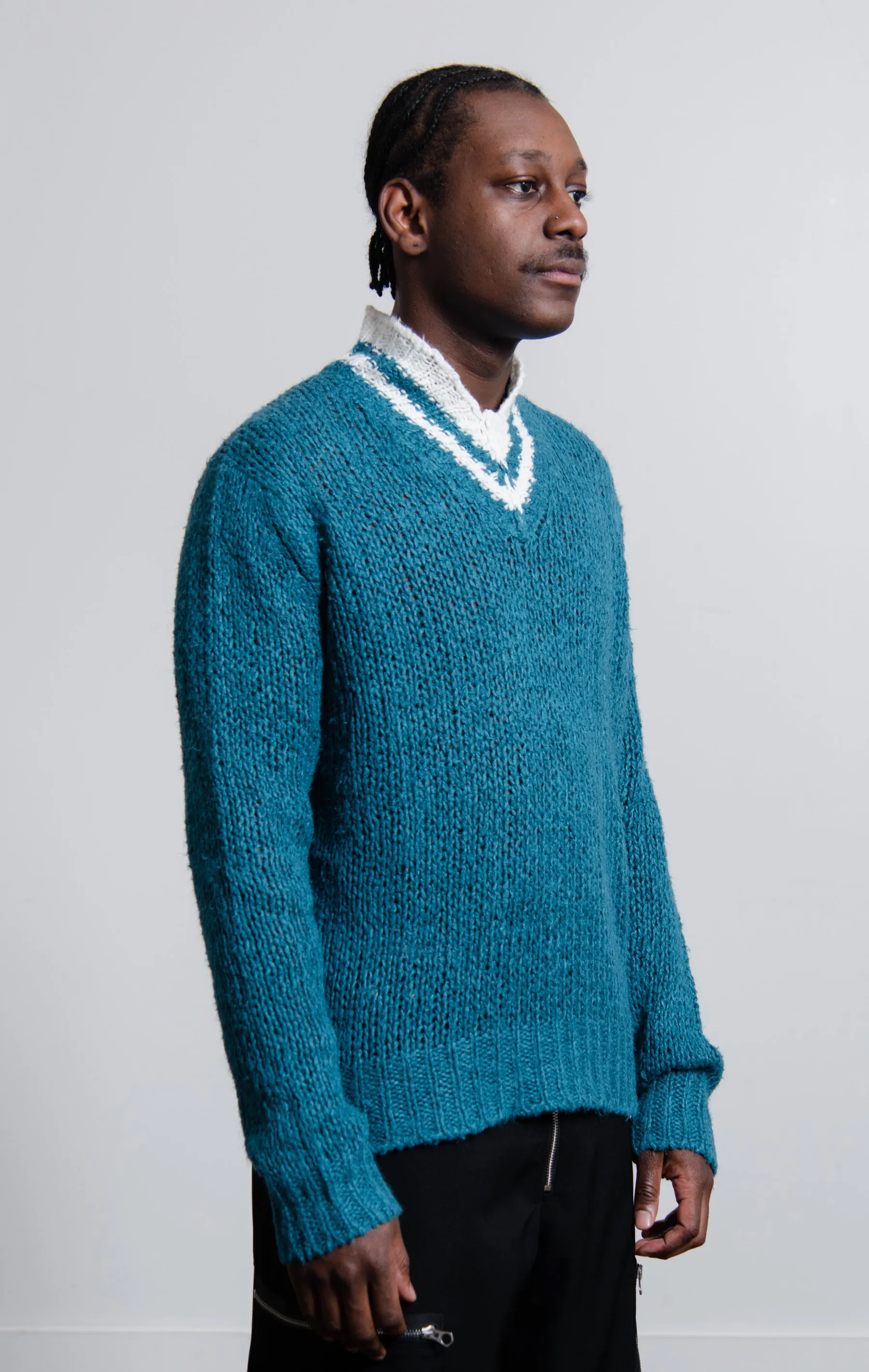 Knit V-Neck Sweater Bright Blue JSMU751018 sold by Nomad product image thumbnail 4