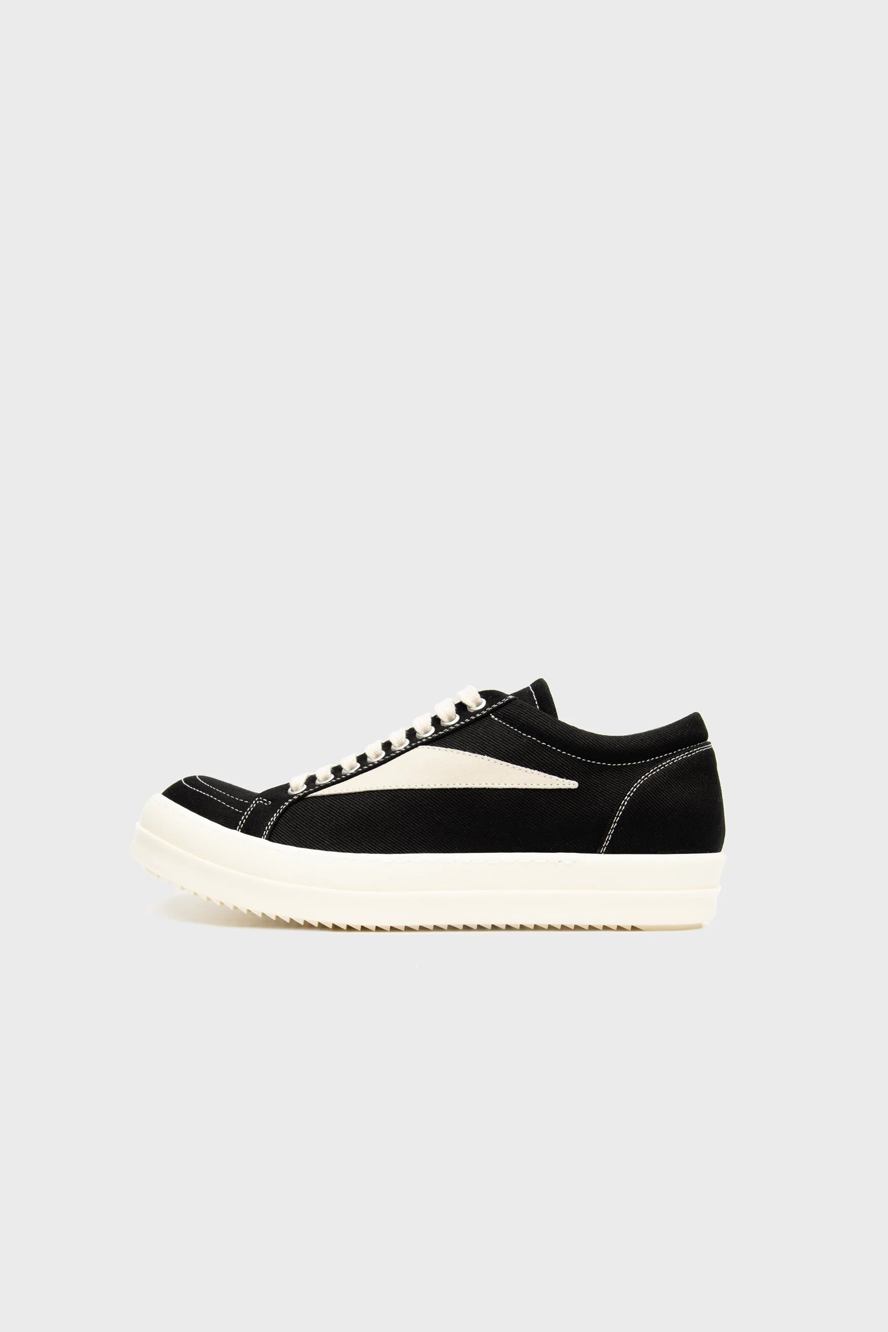 Vintage Sneaks Black/Milk/Milk DU02D2803 sold by Nomad