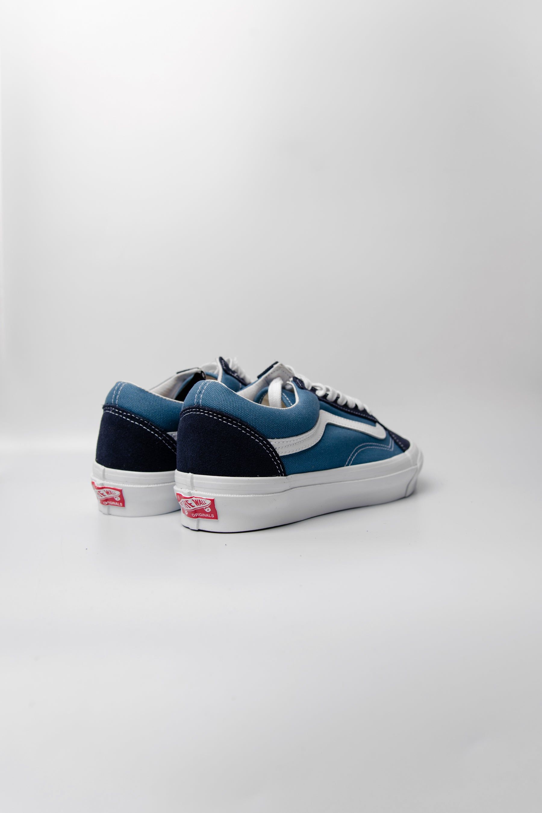 Old Skool LX Suede Navy/White VN0A4P3X5OC sold by Nomad product image thumbnail 4