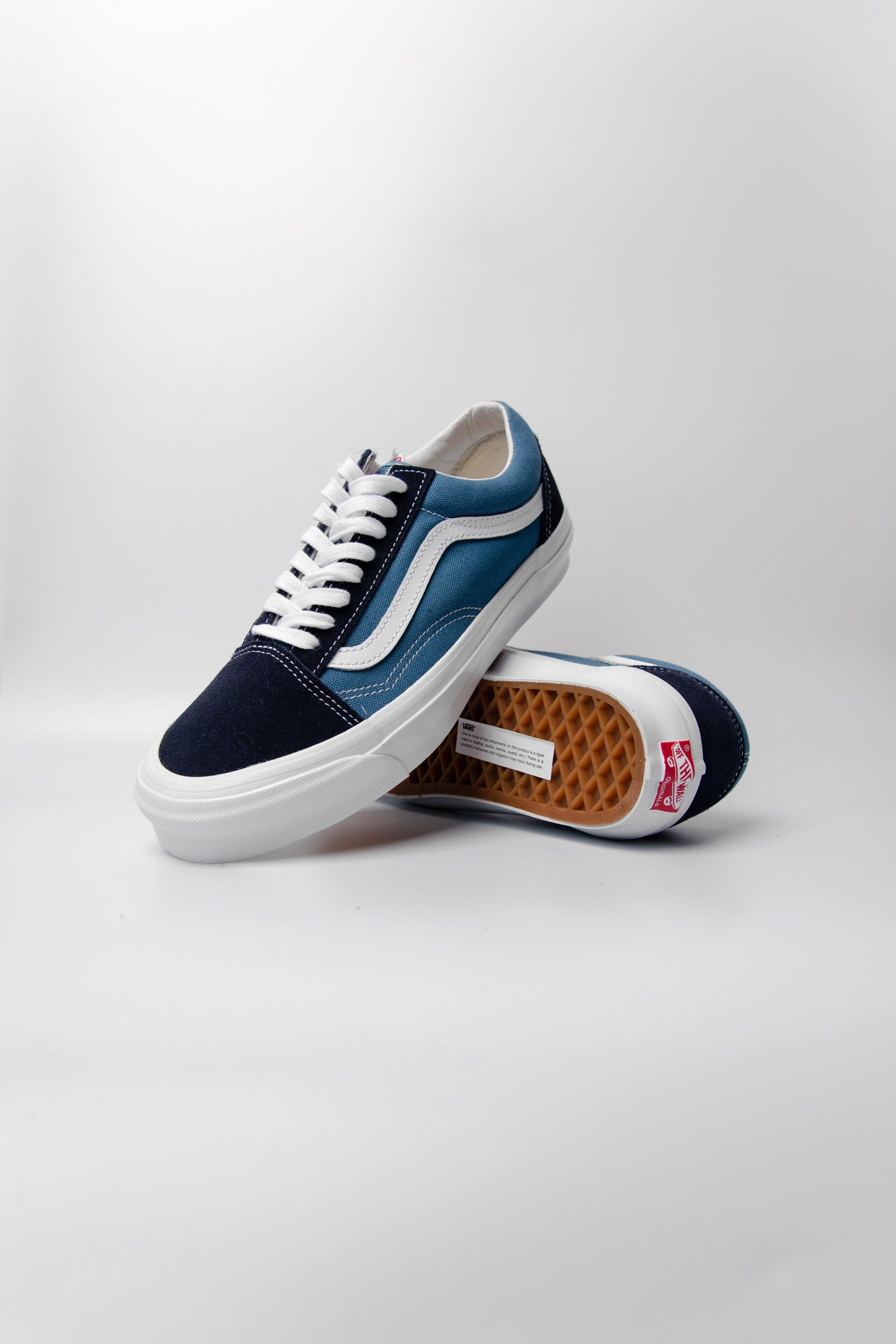 Old Skool LX Suede Navy/White VN0A4P3X5OC sold by Nomad product image thumbnail 2