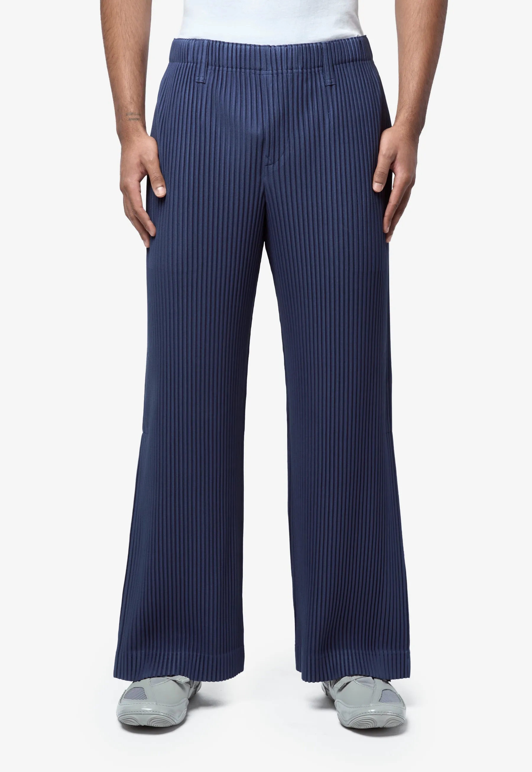Tailored Pleats 1 Pant Manarola Boat Navy HP66-JF154-76 sold by Nomad