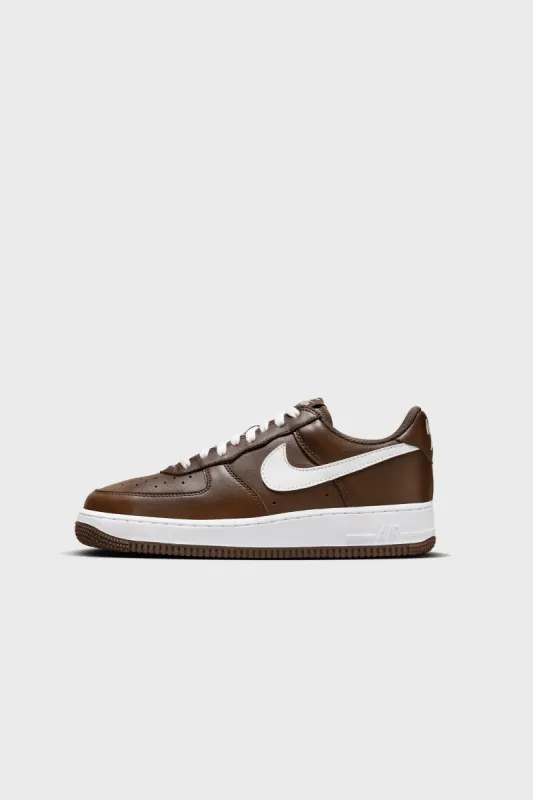 Air Force 1 Low Retro QS Chocolate/White FD7039-200 sold by Nomad