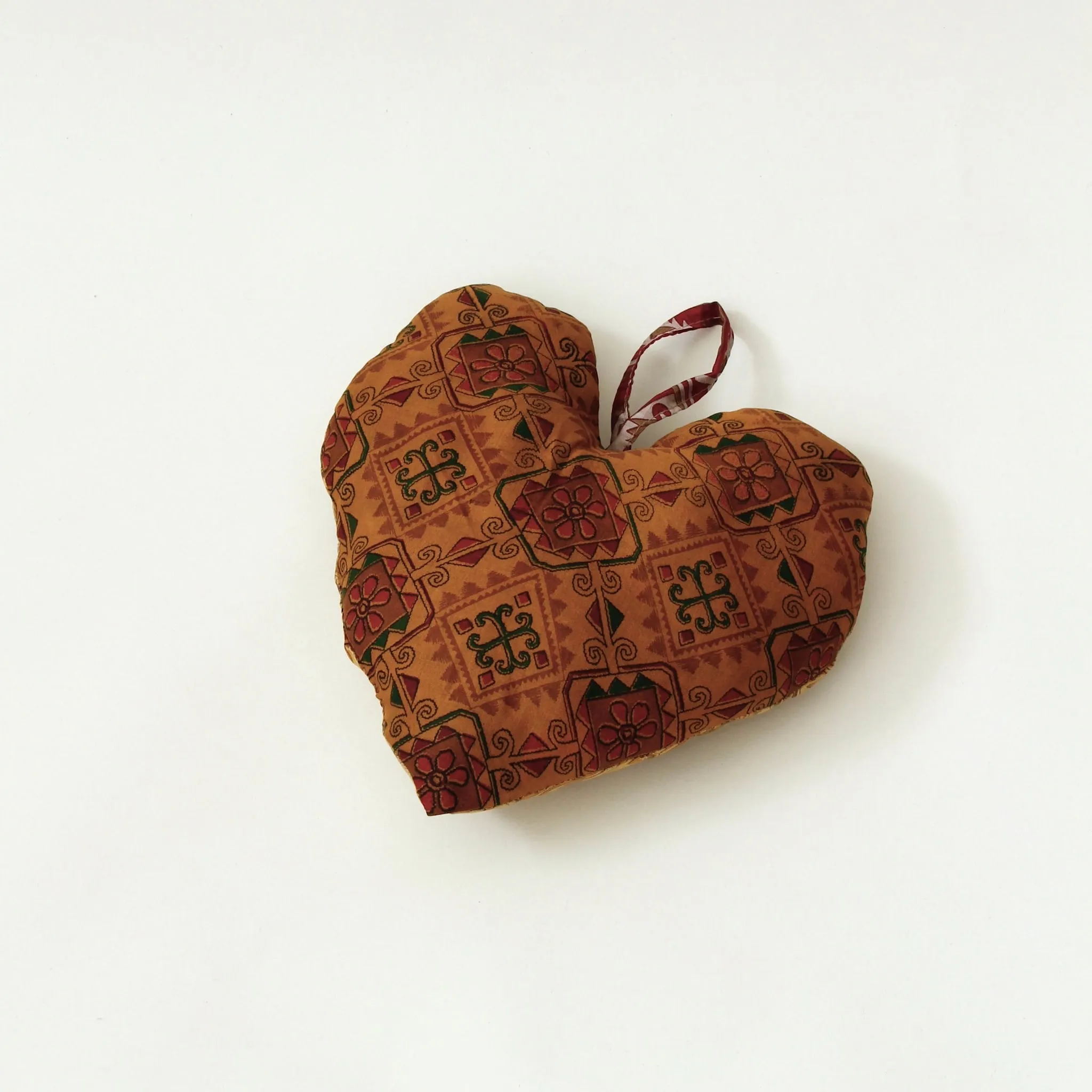 SUSTAIN vintage silk heart, medium sold by Nordstjerne product image thumbnail 5