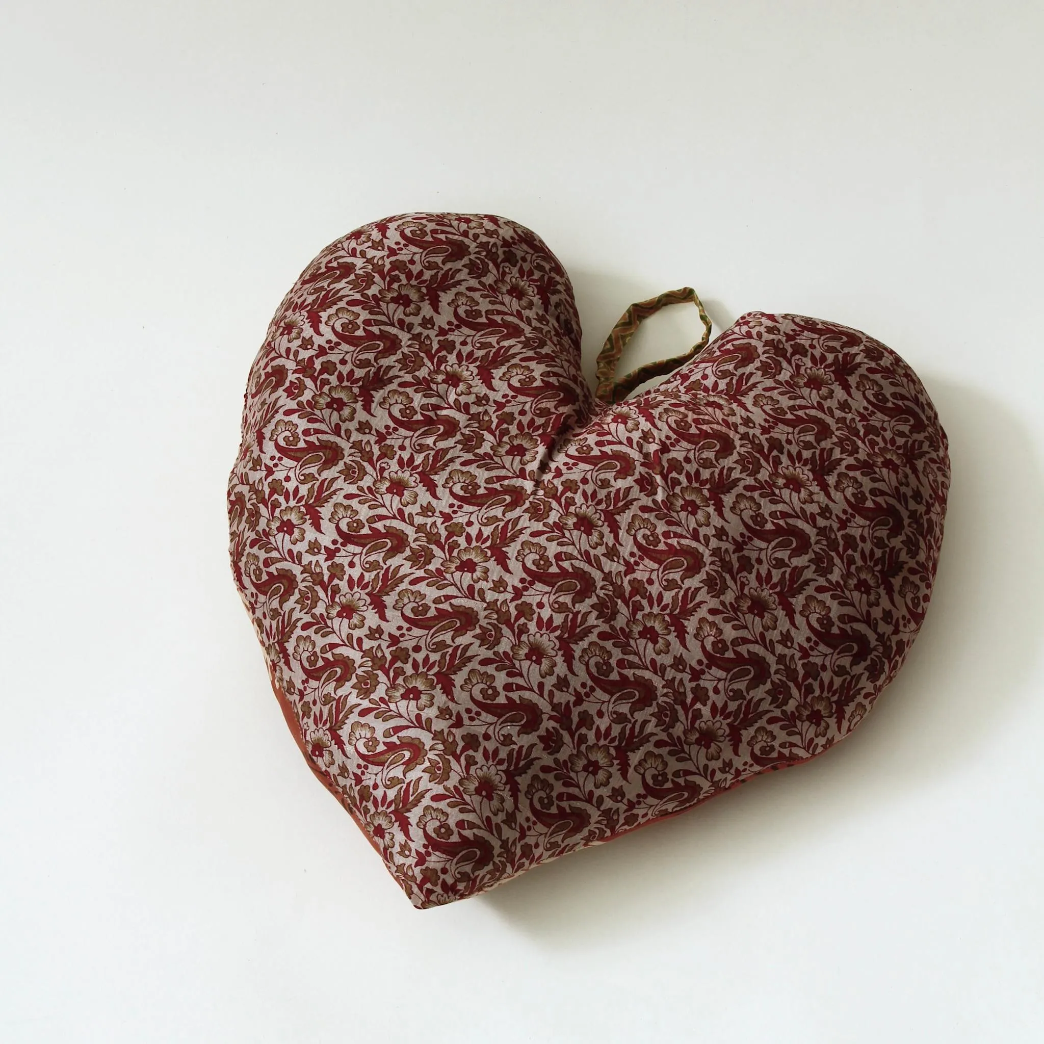 SUSTAIN vintage silk heart, large sold by Nordstjerne product image thumbnail 5