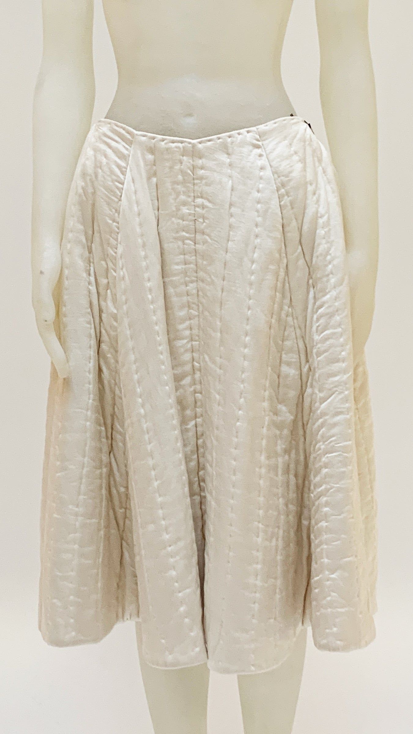 QUILTED FLARED SKIRT TO KNEE sold by Norma Kamali