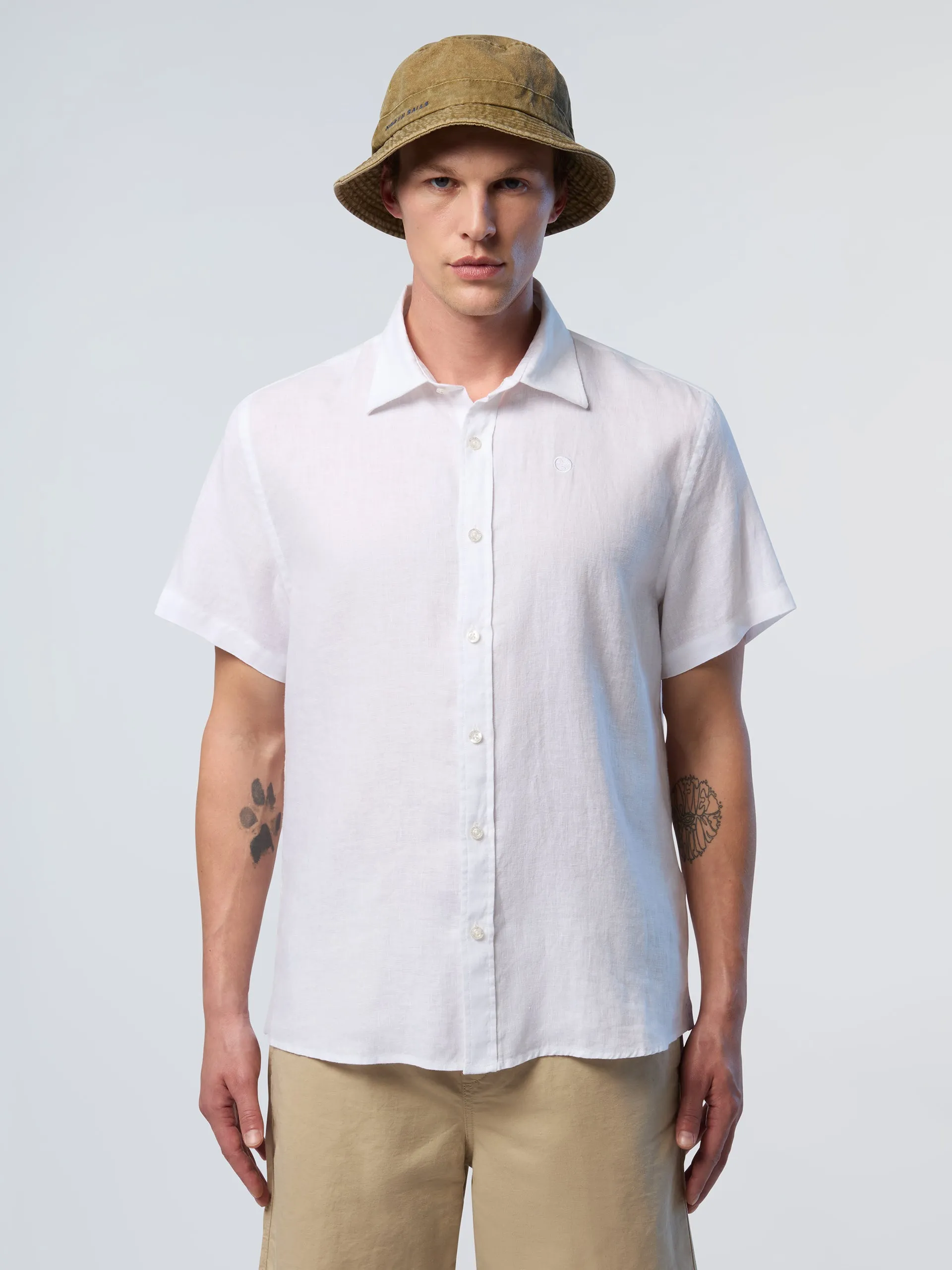 Short-sleeved linen shirt sold by North Sails