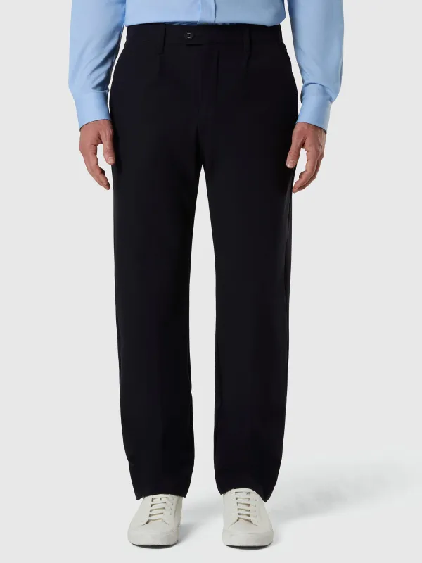 Comfort nylon pleated chinos made by North Sails