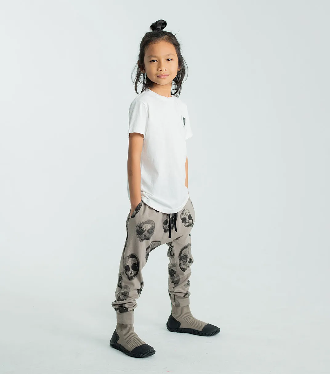 light faded skulls baggy pants sold by nununu product image thumbnail 3