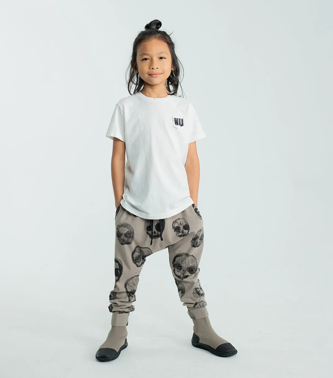 light faded skulls baggy pants sold by nununu product image thumbnail 2