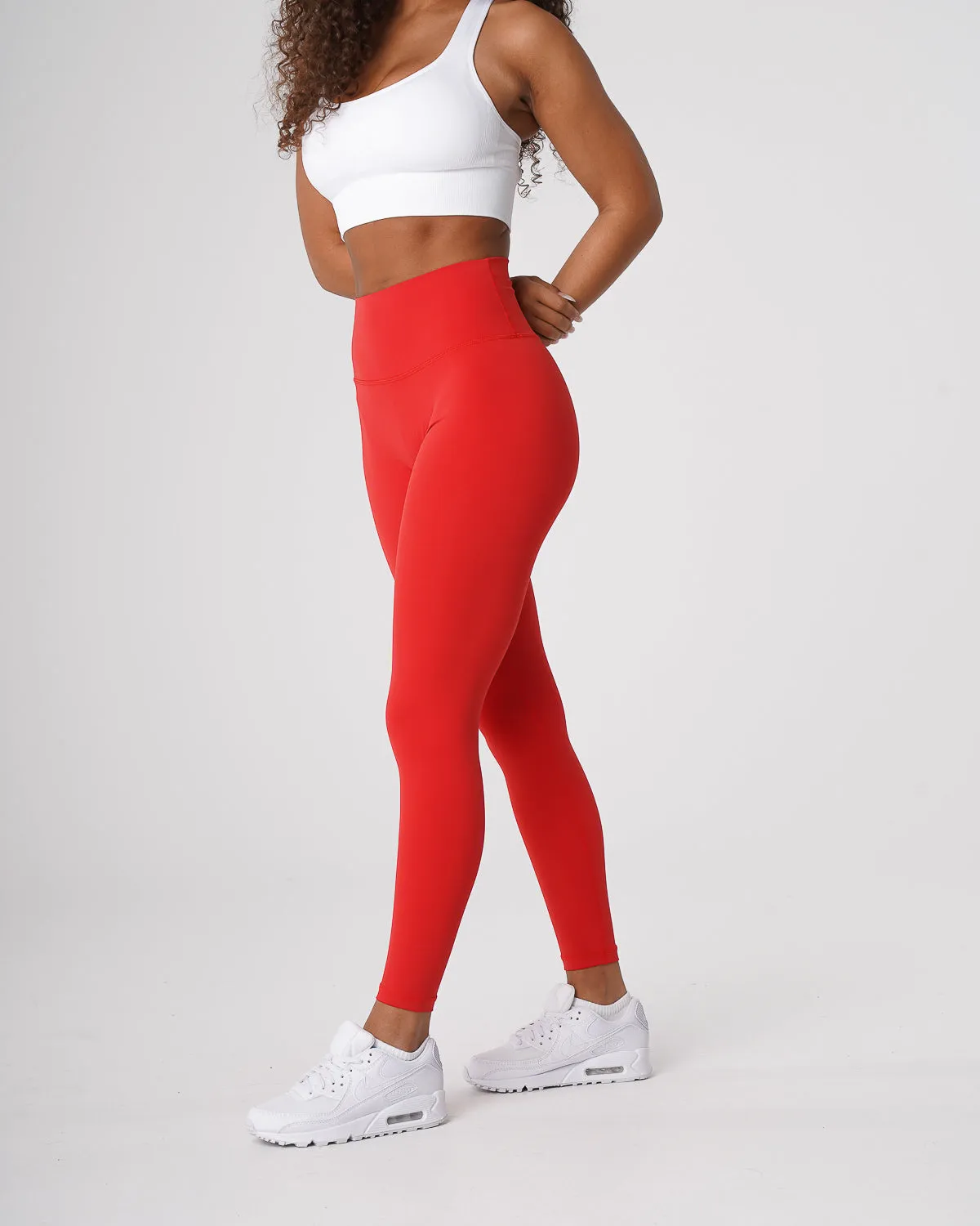 Scarlet Signature 2.0 Leggings sold by NVGTN product image thumbnail 4